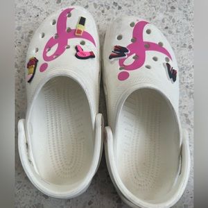 Crocs men 6 woman 8 white Susan G Komen